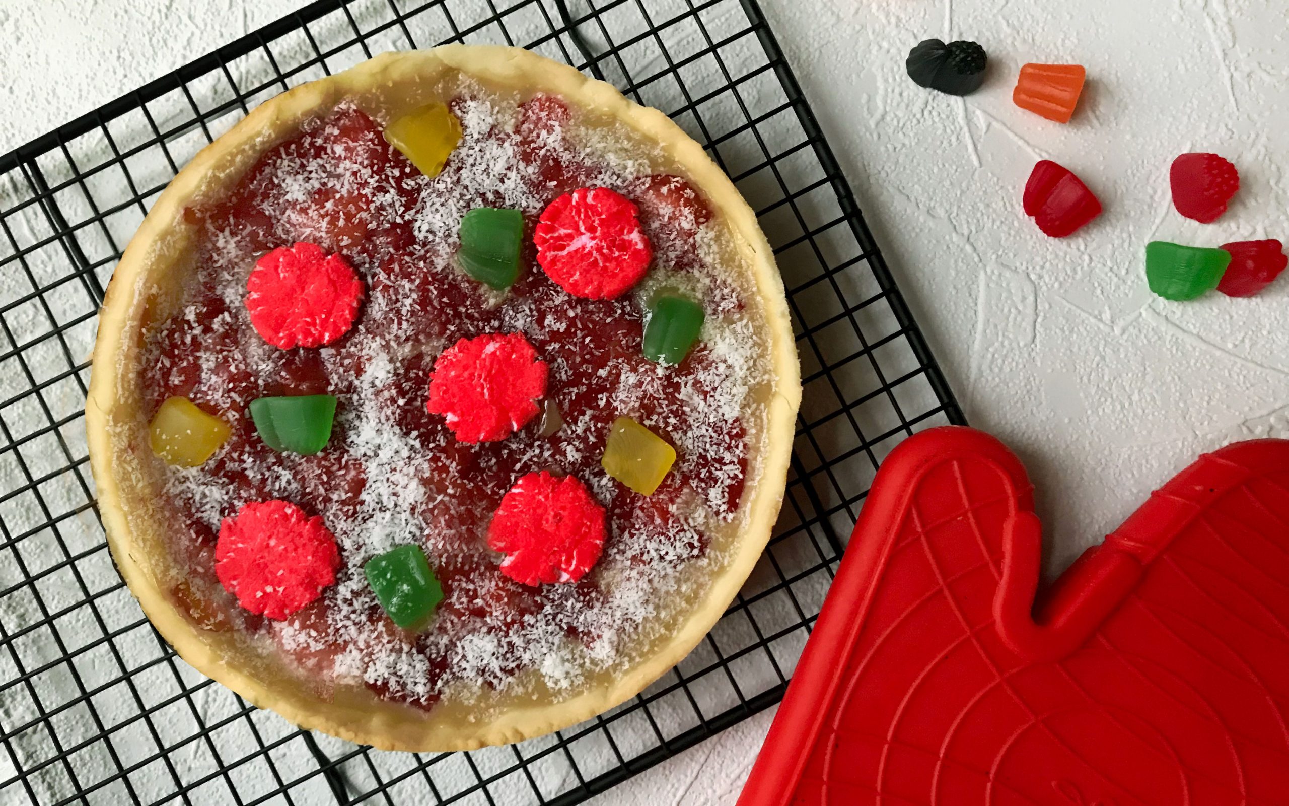 Pizza dessert aux fraises et bonbons – Vide Frigo