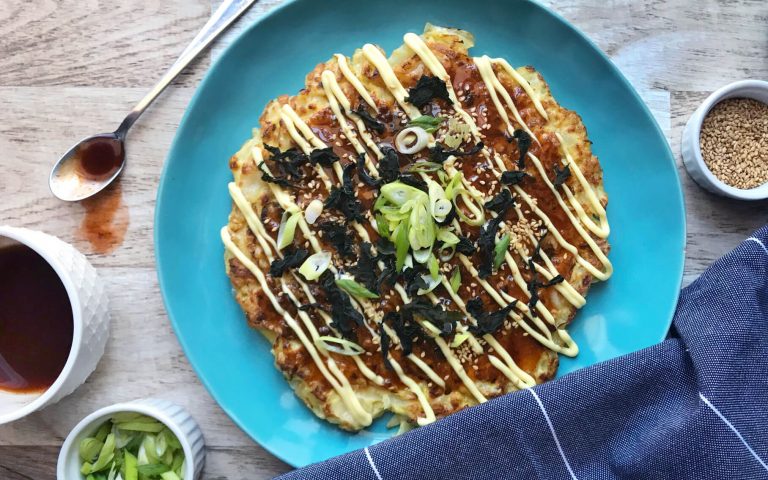 assiette de okonomiyaki